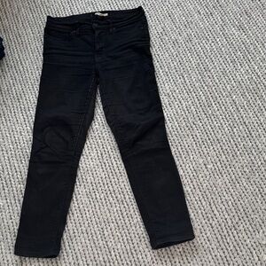 Levi's Women's black Skinny Jeans